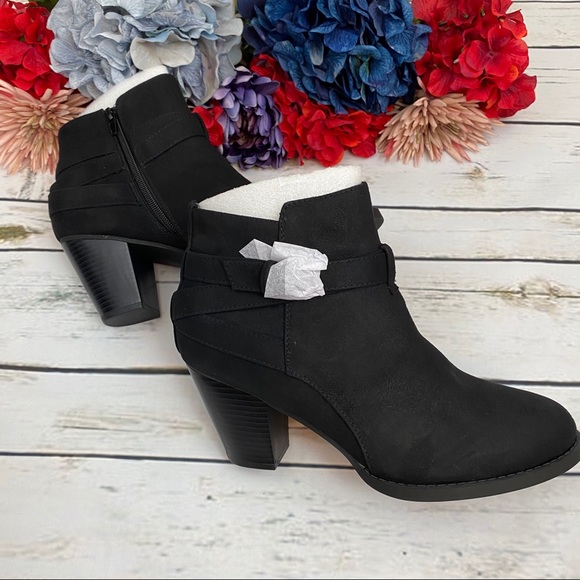 Black Bootie with Block Heel and Strappy Detail - Picture 12 of 16